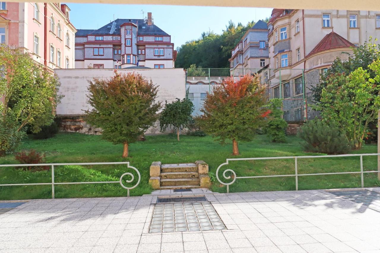 Apartment Themis Karlovy Vary Exterior photo